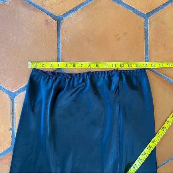 Pembrooke Vintage Midi Slip Skirt Black Scalloped Hem Slit Women Size Medium M - Picture 7 of 7